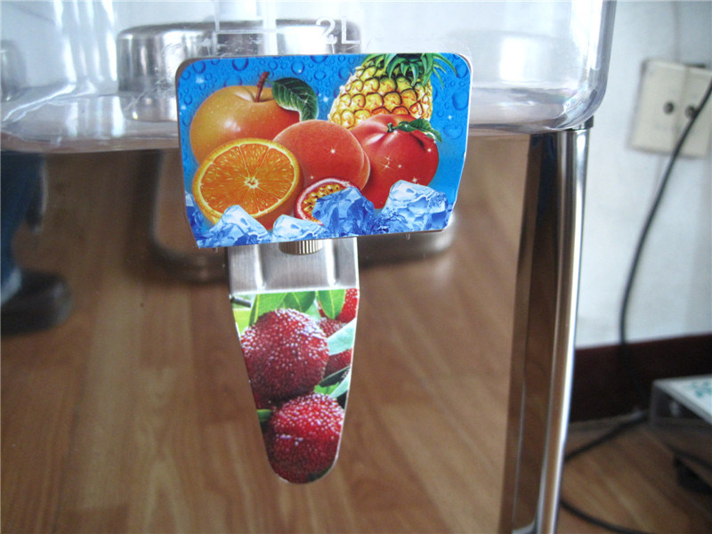 Pulverizando el dispensador de bebidas fr&iacute;as para mantener la bebida (GRT-354L)